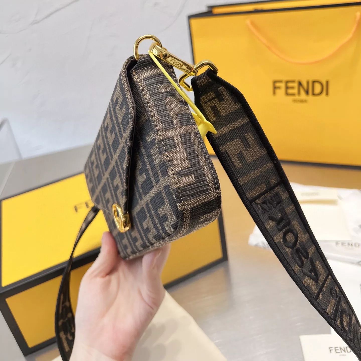 Exquisite leather bags-583